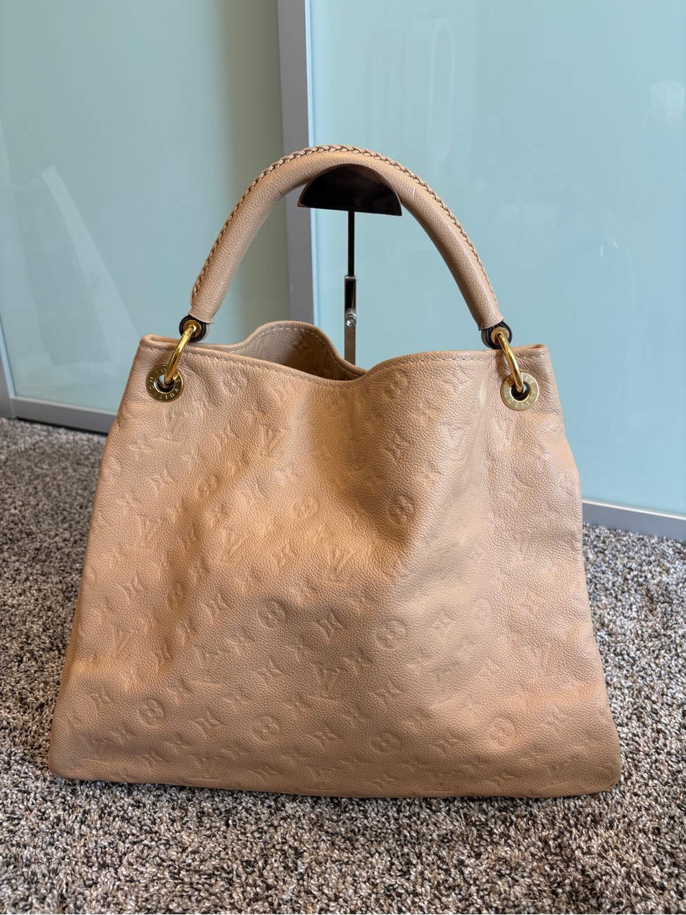 Louis Vuitton Artsy MM Leather Tote Bag - Women's Handbag. Gold Tan. New - Picture 2 of 14